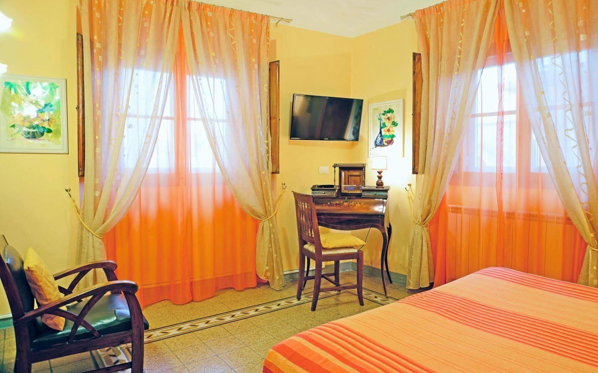 فندق Sani Tourist House فلورنس المظهر الخارجي الصورة
