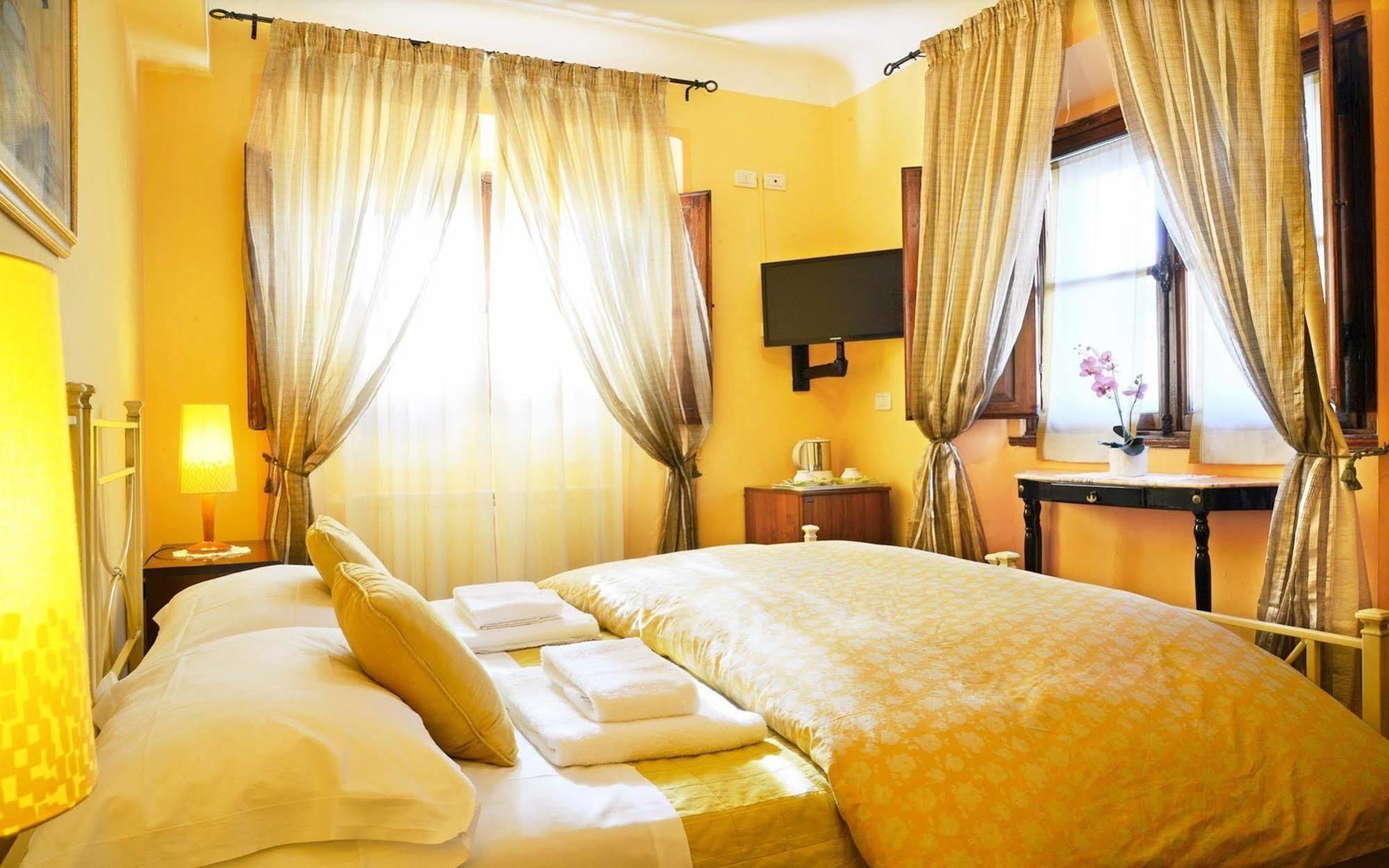 فندق Sani Tourist House فلورنس المظهر الخارجي الصورة