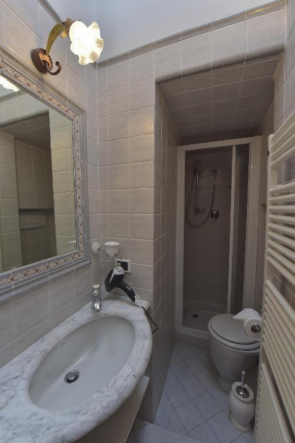 فندق Sani Tourist House فلورنس المظهر الخارجي الصورة